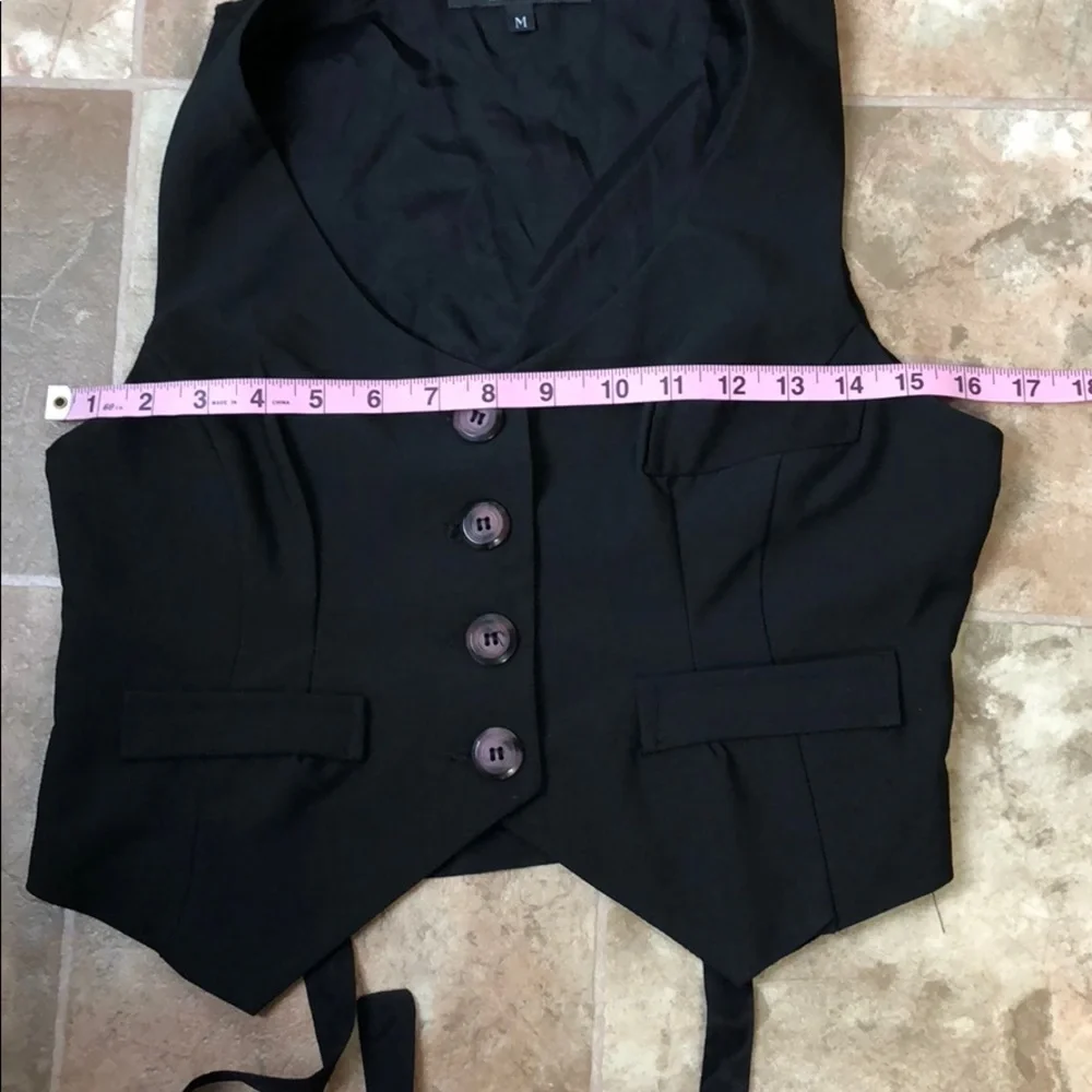 Vest - Picture 3 of 5